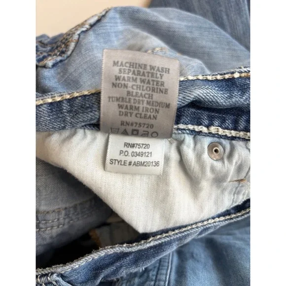 BKE Carter Straight Leg Jeans Mens 32x33 Light Wash Distressed Blue Denim - Picture 13 of 13